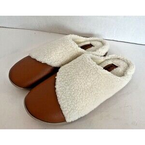 Isotoner Women's Memory Foam Tinsley Leather Berber Clog Comfort Slippers